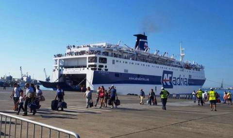 Autoriteti Portual i Durresit njofton: Anulohen lundrimet drejt Ankones